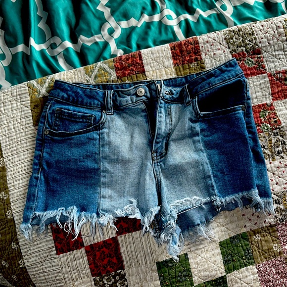 Shorts are too short - Picture 1 of 2